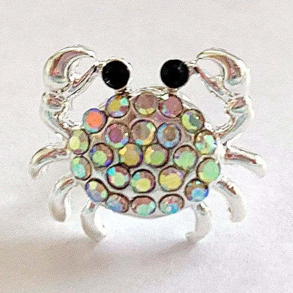 Crab & Pearl Clam Shell Asymmetrical Rhinestone Stud Earrings - Picture 4 of 7